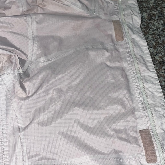 Patagonia Water Proof Jacket - Picture 10 of 16